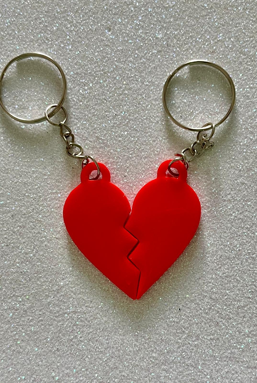 ❤️ Portachiavi Cuore Diviso Personalizzato – Edizione Coppia